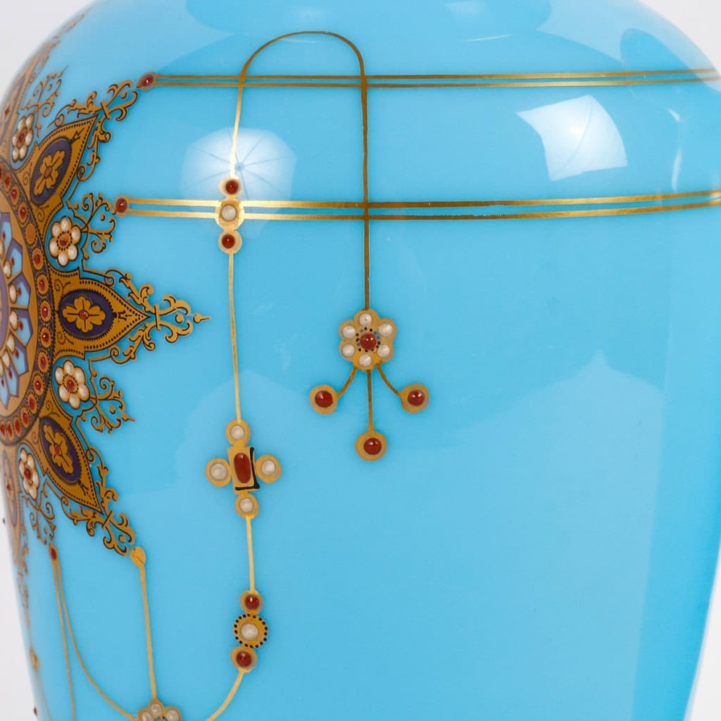 Paire de vases en opaline, XIXème siècle | Biron Paire de vases en opaline, XIXème siècle