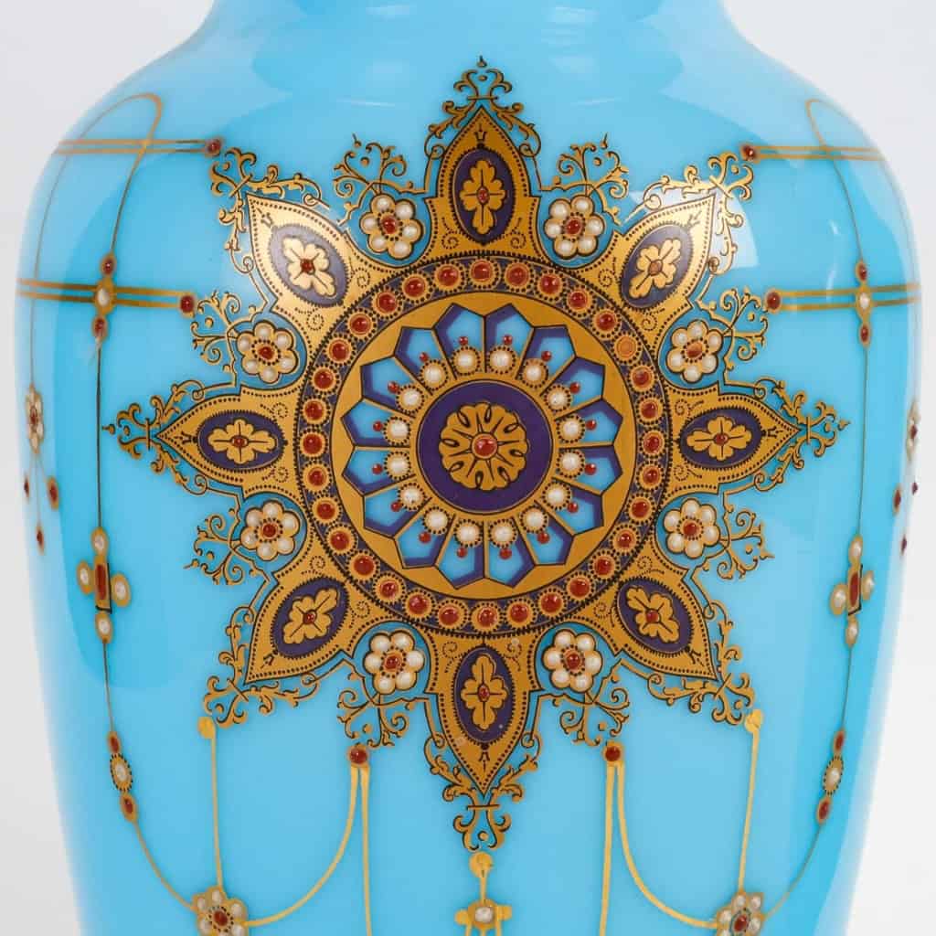 Paire de vases en opaline, XIXème siècle | Biron Paire de vases en opaline, XIXème siècle