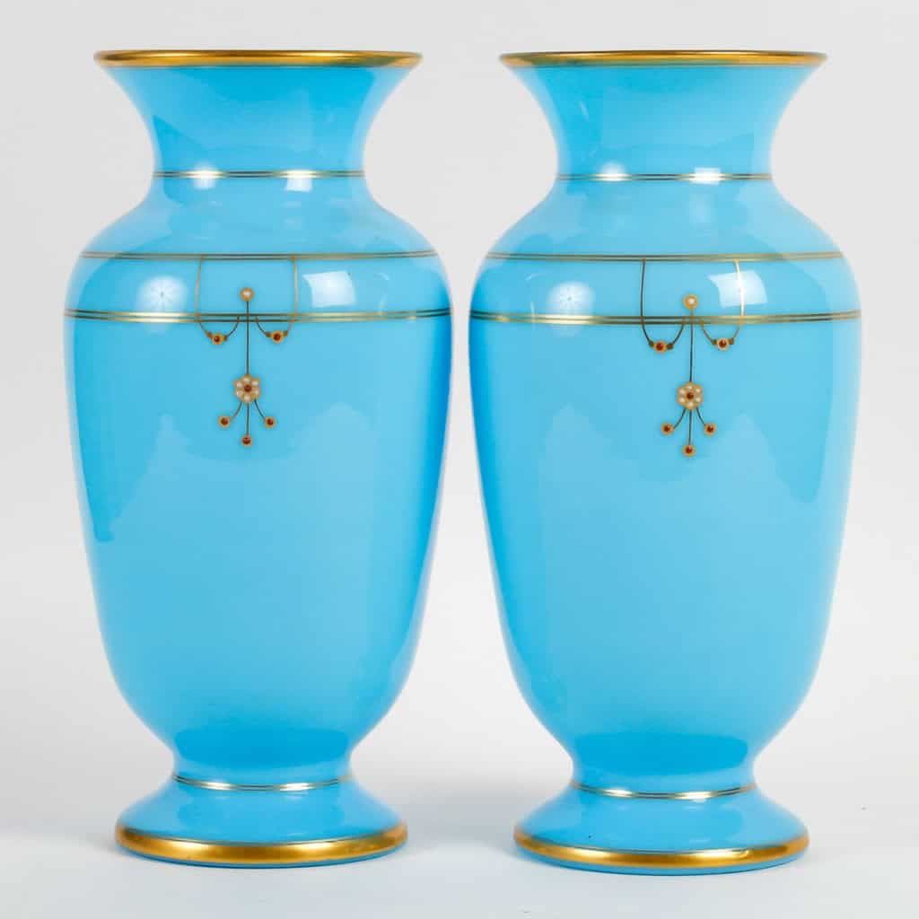 Paire de vases en opaline, XIXème siècle | Biron Paire de vases en opaline, XIXème siècle