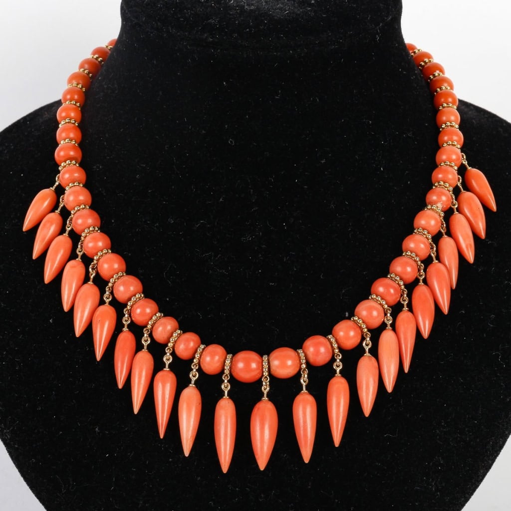 Collier corail d’époque Restauration monté sur or 18k | Biron Collier corail d'époque Restauration monté sur or 18k