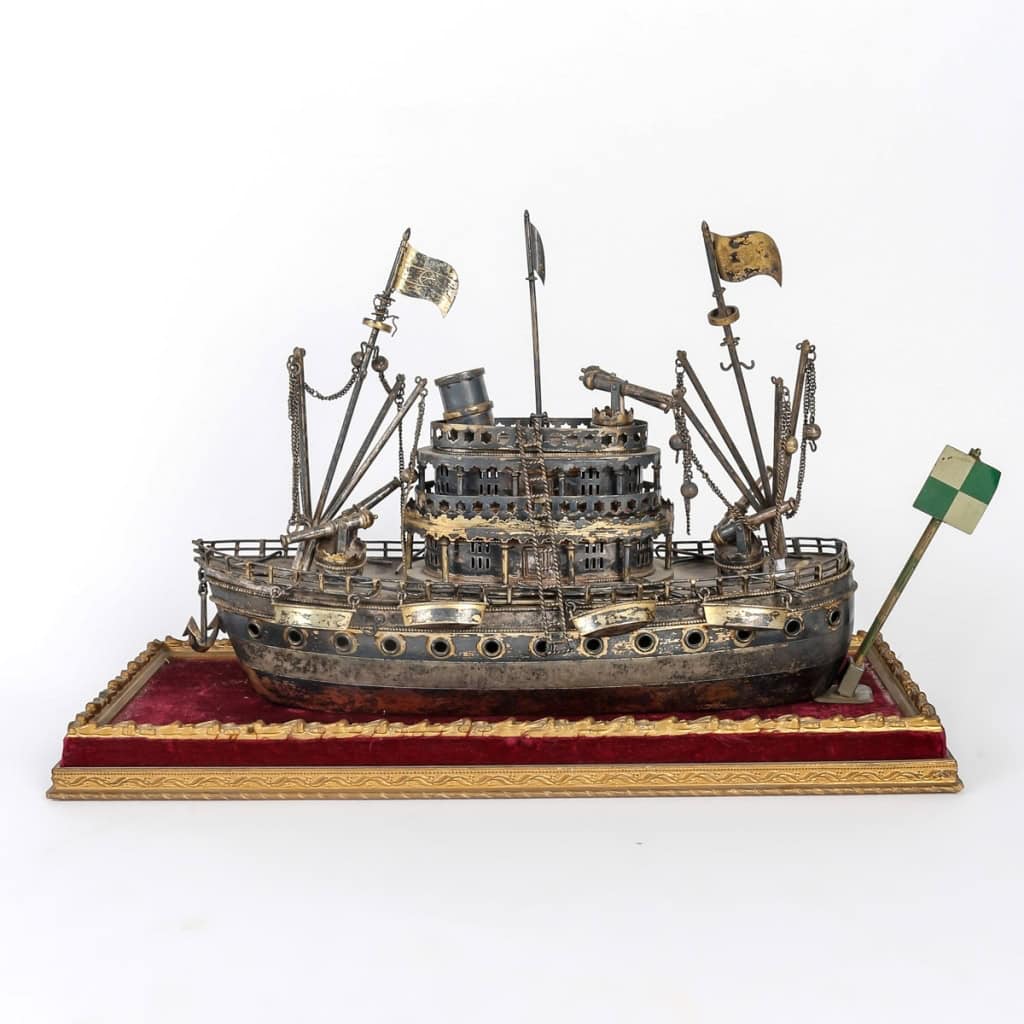 Bateaux en argent, travail anglais | Biron Bateaux en argent, travail anglais