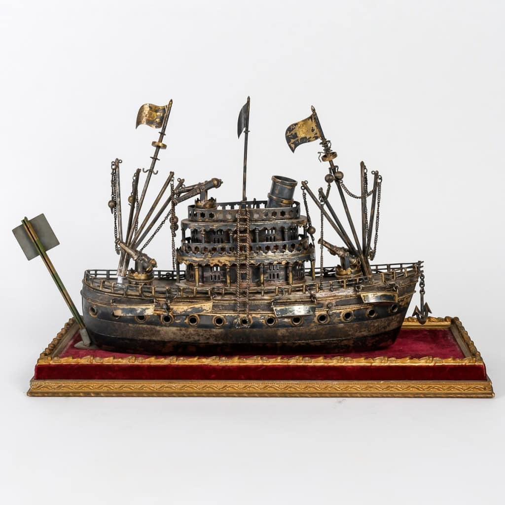 Bateaux en argent, travail anglais | Biron Bateaux en argent, travail anglais