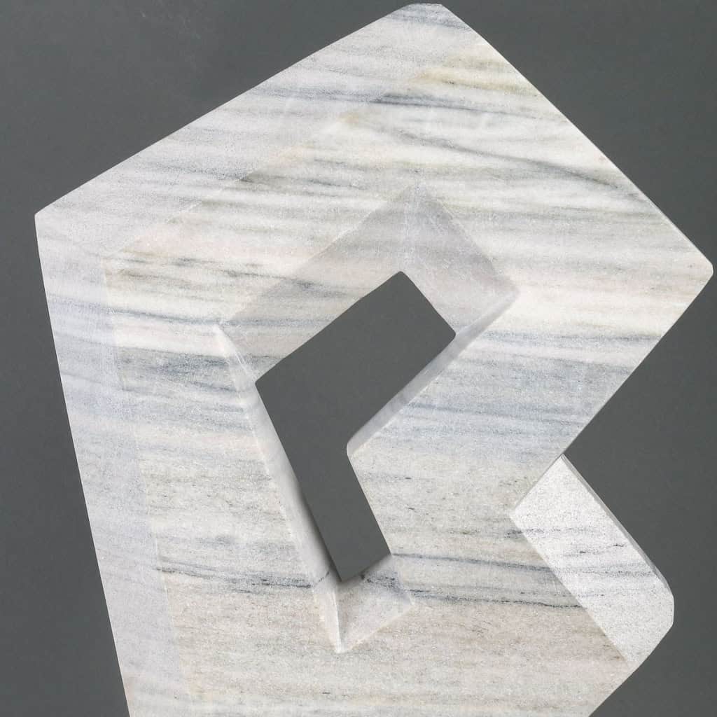 Sculpture en marbre par SAVY | Biron Sculpture en marbre par SAVY