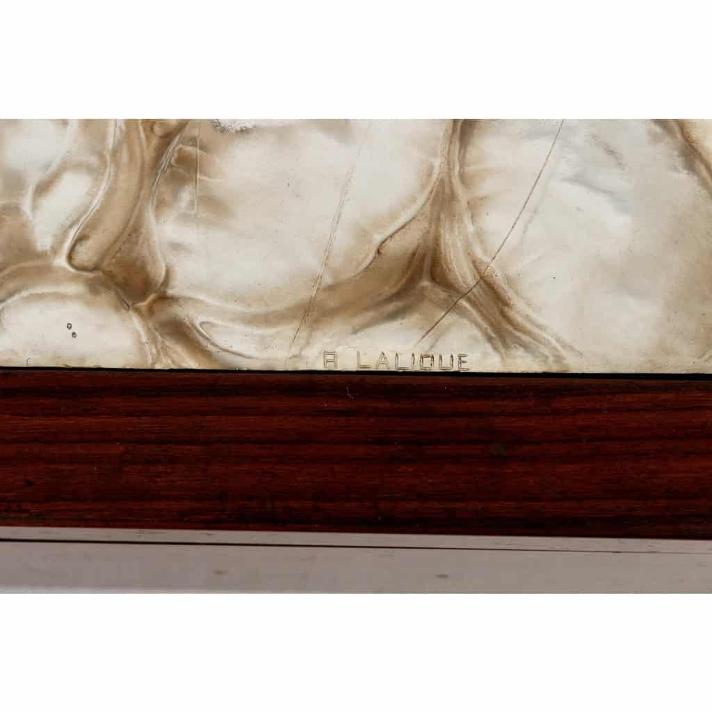 Coffret Boîte « Monnaie du Pape » verre blanc patiné sépia et bois de René LALIQUE | Biron Coffret Boîte "Monnaie du Pape" verre blanc patiné sépia et bois de René LALIQUE