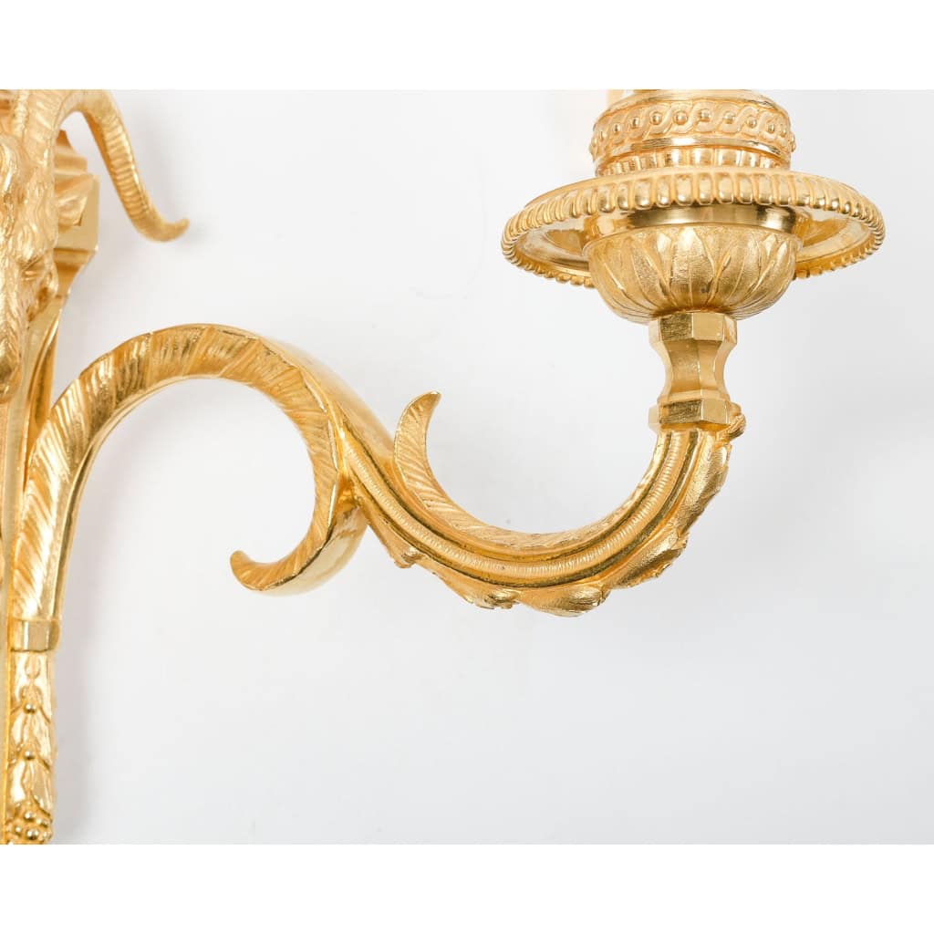 Suite de sept appliques de style Louis XVI. | Biron Suite de sept appliques de style Louis XVI.