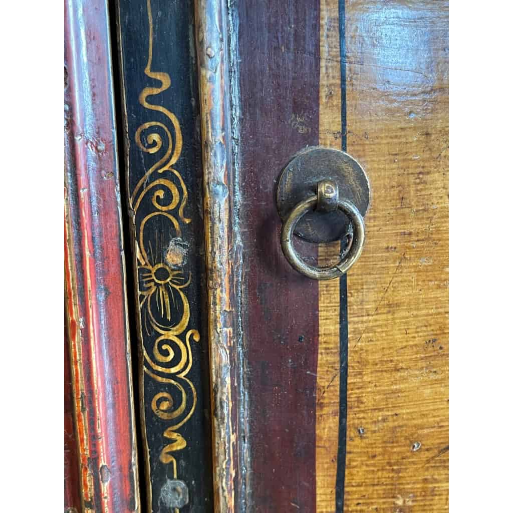 Meuble bas sur socle – Chine antique | Biron Meuble bas sur socle - Chine antique