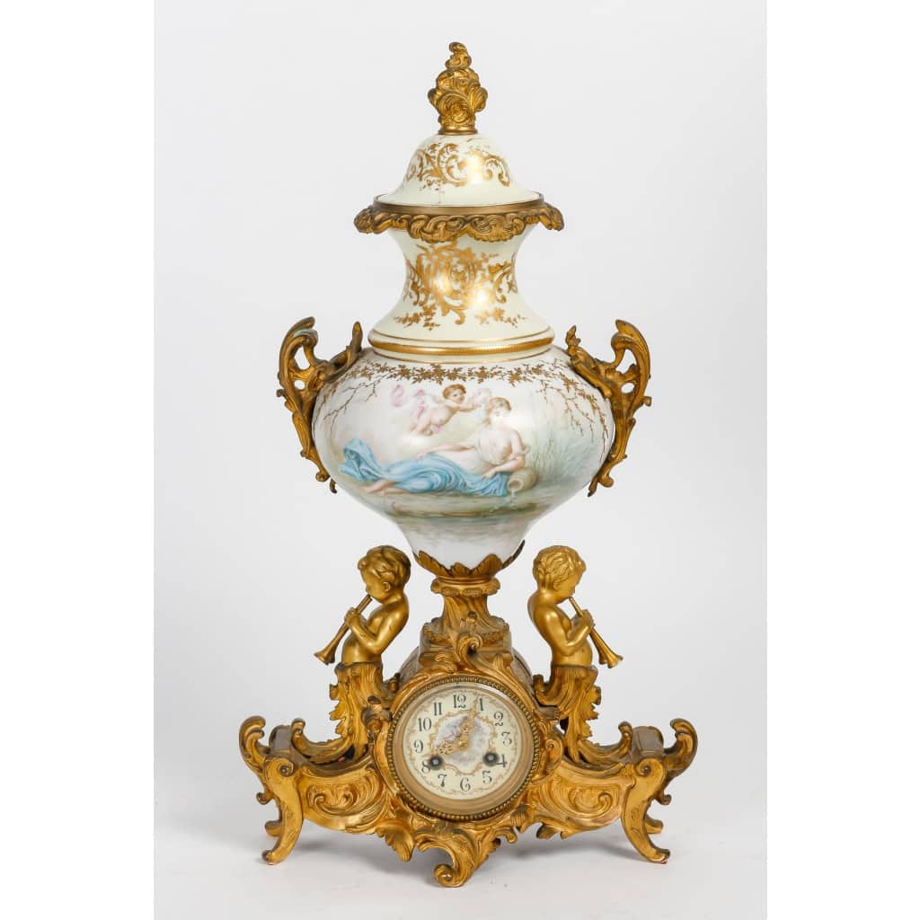 Garniture de cheminée en bronze doré et porcelaine de Sèvres | Biron Garniture de cheminée en bronze doré et porcelaine de Sèvres