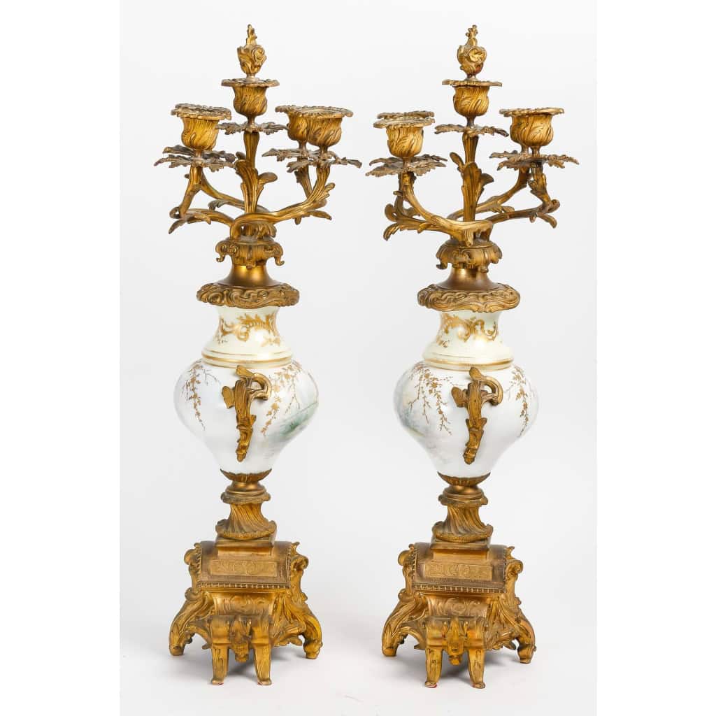 Garniture de cheminée en bronze doré et porcelaine de Sèvres | Biron Garniture de cheminée en bronze doré et porcelaine de Sèvres