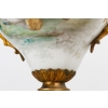 Garniture de cheminée en bronze doré et porcelaine de Sèvres | Biron Garniture de cheminée en bronze doré et porcelaine de Sèvres