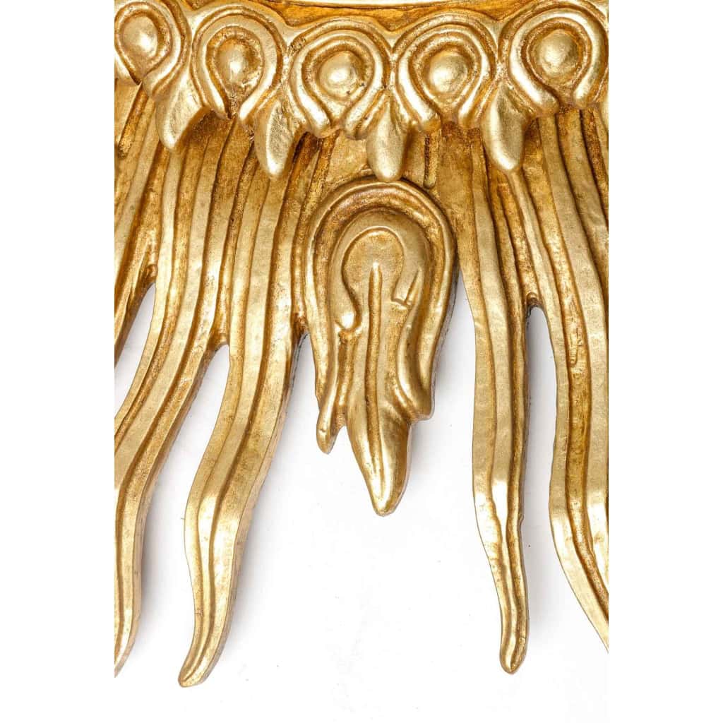 Important miroir soleil en bois doré et sculpté. Époque vers 1960. | Biron Important miroir soleil en bois doré et sculpté. Époque vers 1960.
