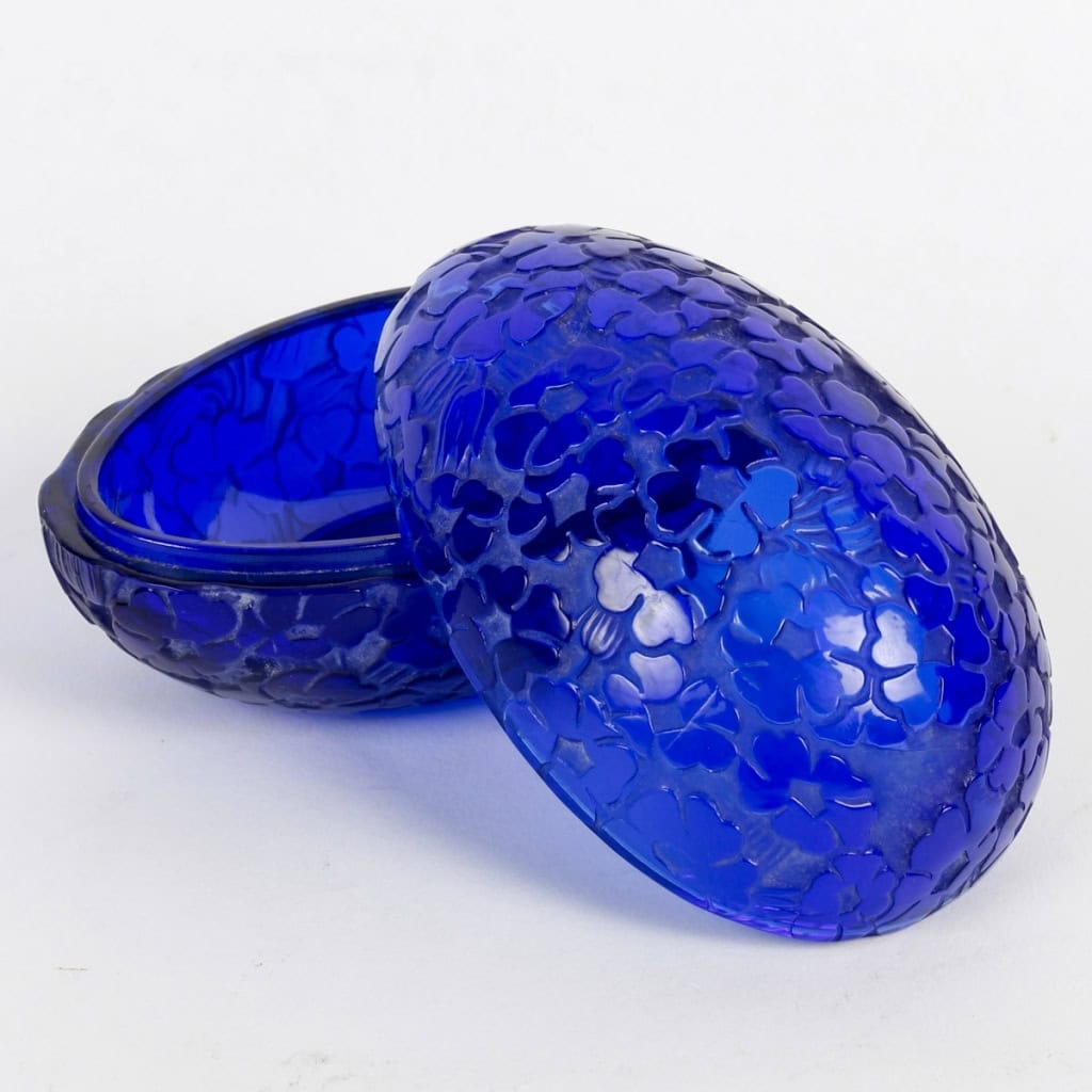 Boîte « Pervenches » verre bleu cobalt de René LALIQUE | Biron Boîte "Pervenches" verre bleu cobalt de René LALIQUE