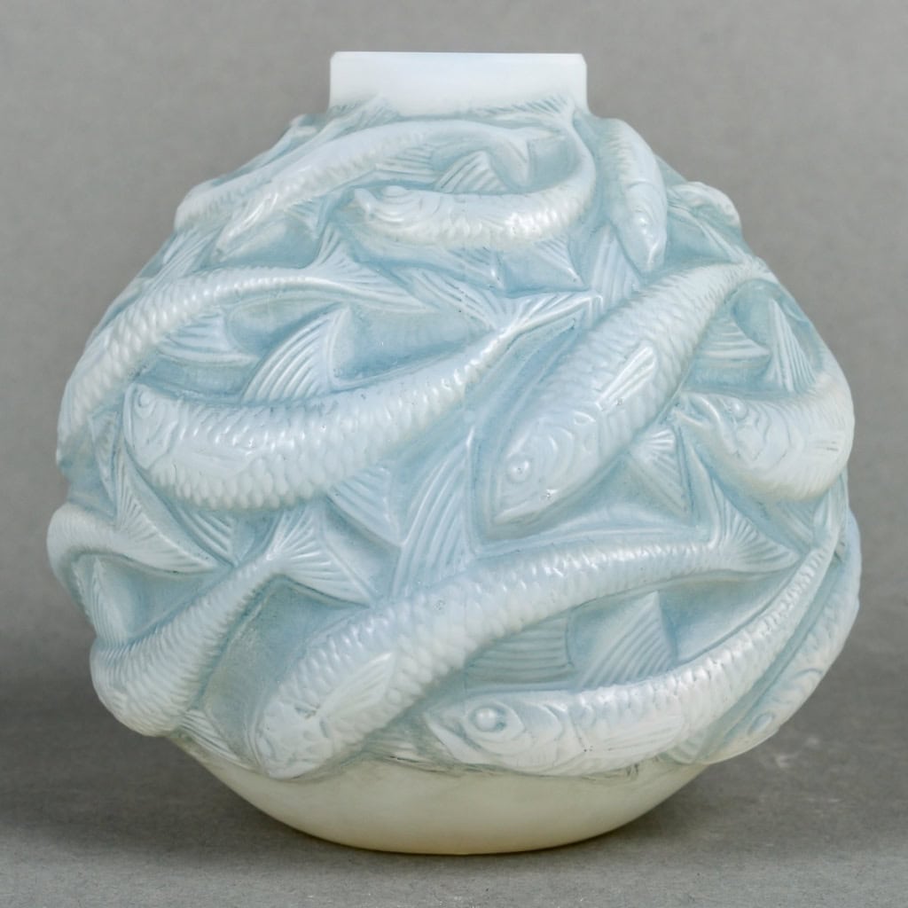 Vase « Oléron » verre opalescent double couche patiné bleu de René LALIQUE | Biron |||||