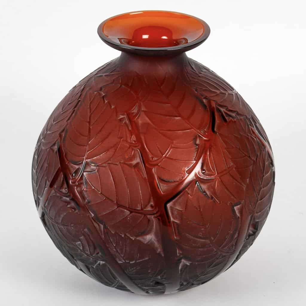 Vase « Milan » verre rouge ambré de René LALIQUE | Biron Vase "Milan" verre rouge ambré de René LALIQUE