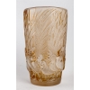 Vase « Coqs et Plumes » verre blanc patiné sépia de René LALIQUE | Biron Vase "Coqs et Plumes" verre blanc patiné sépia de René LALIQUE