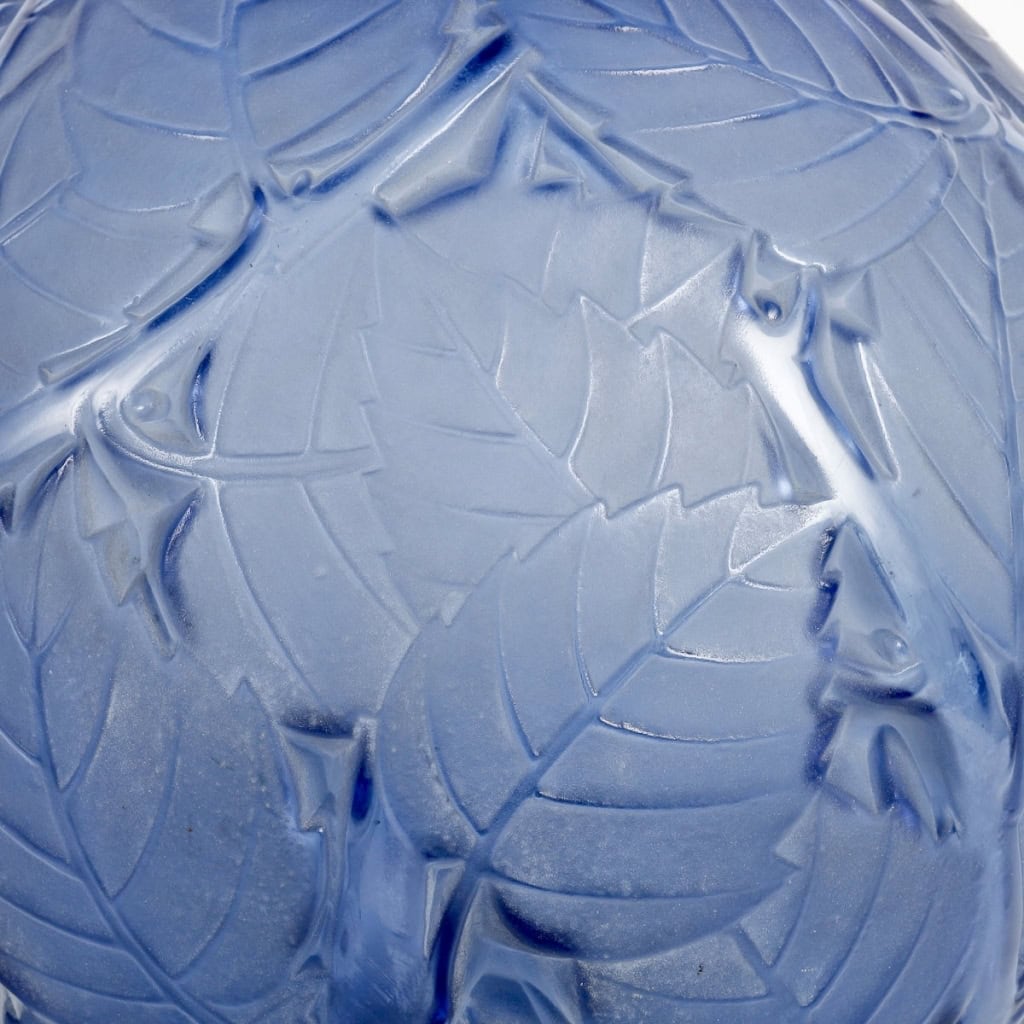 Vase « Milan » verre bleu saphir de René LALIQUE | Biron Vase "Milan" verre bleu saphir de René LALIQUE