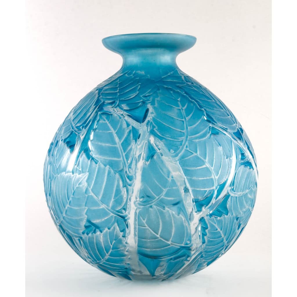 Vase « Milan » verre blanc patiné bleu électrique de René LALIQUE | Biron ||||||||