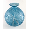 Vase « Milan » verre blanc patiné bleu électrique de René LALIQUE | Biron Vase "Milan" verre blanc patiné bleu électrique de René LALIQUE