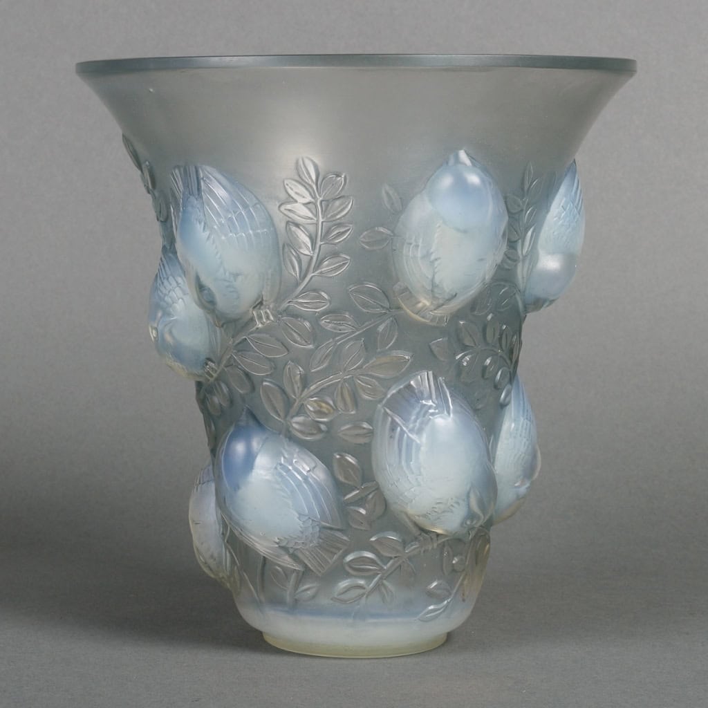 Vase « Saint François » verre opalescent patiné bleu de René LALIQUE | Biron |||||||