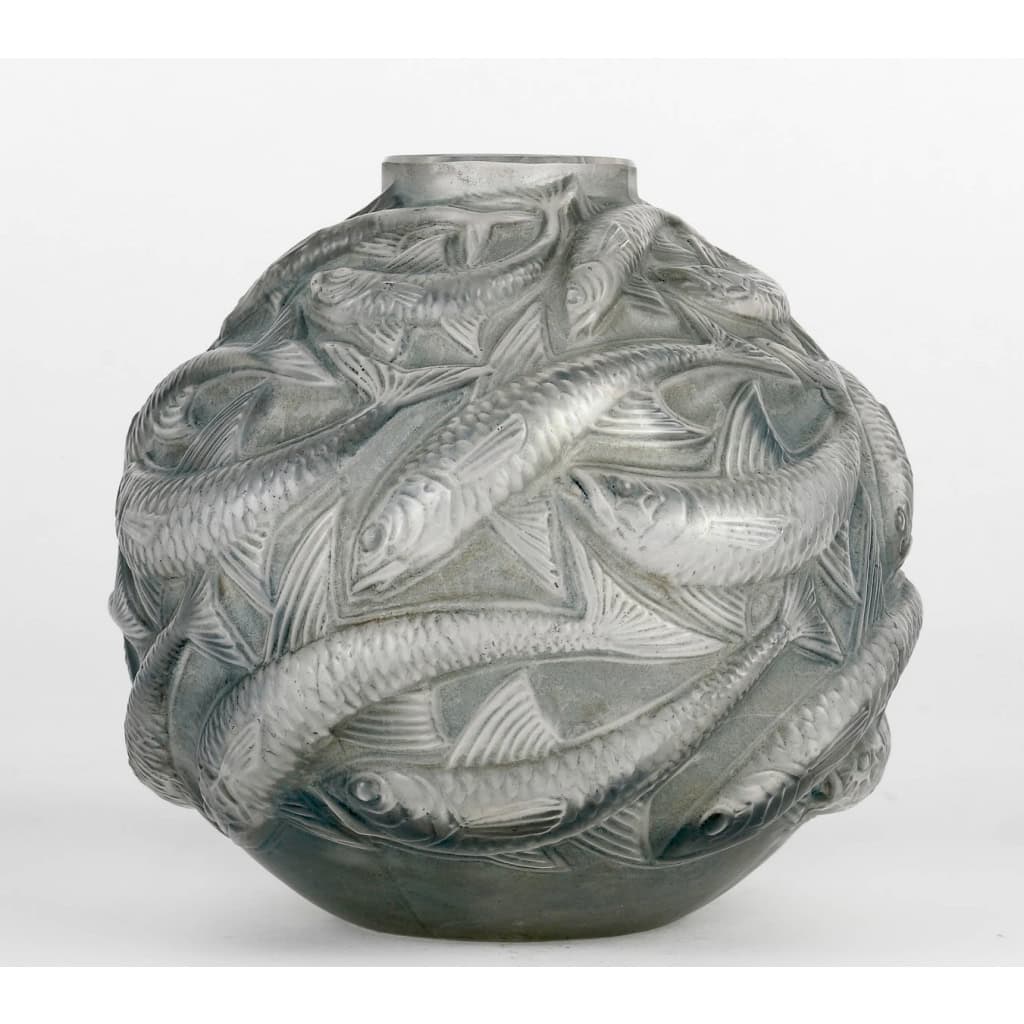 Vase « Oléron » verre blanc patiné gris-bleu de René LALIQUE | Biron Vase "Oléron" verre blanc patiné gris-bleu de René LALIQUE