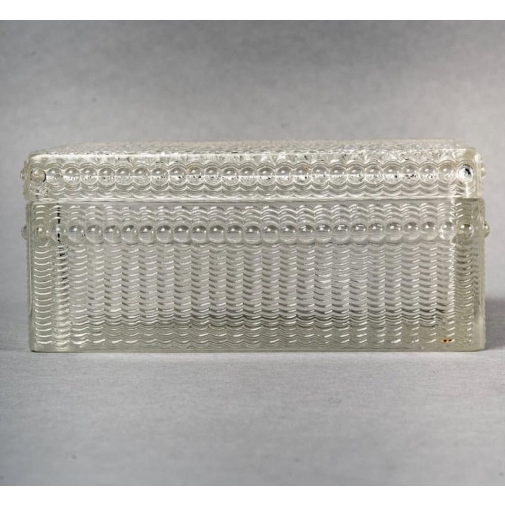 Boîte « Laurens » verre blanc de René LALIQUE | Biron Boîte "Laurens" verre blanc de René LALIQUE