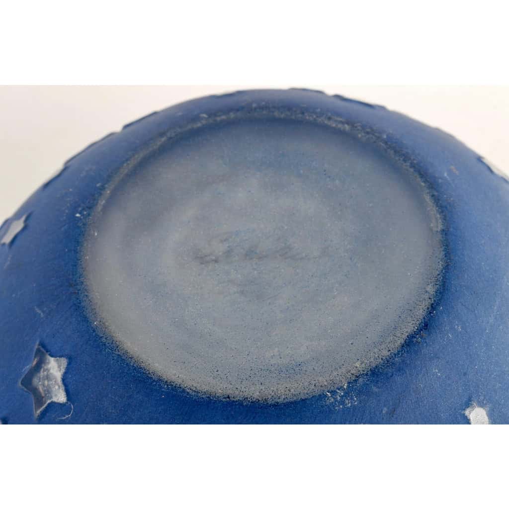 Flacon Géant « Dans La Nuit » verre blanc patiné bleu de René LALIQUE | Biron Flacon Géant "Dans La Nuit" verre blanc patiné bleu de René LALIQUE