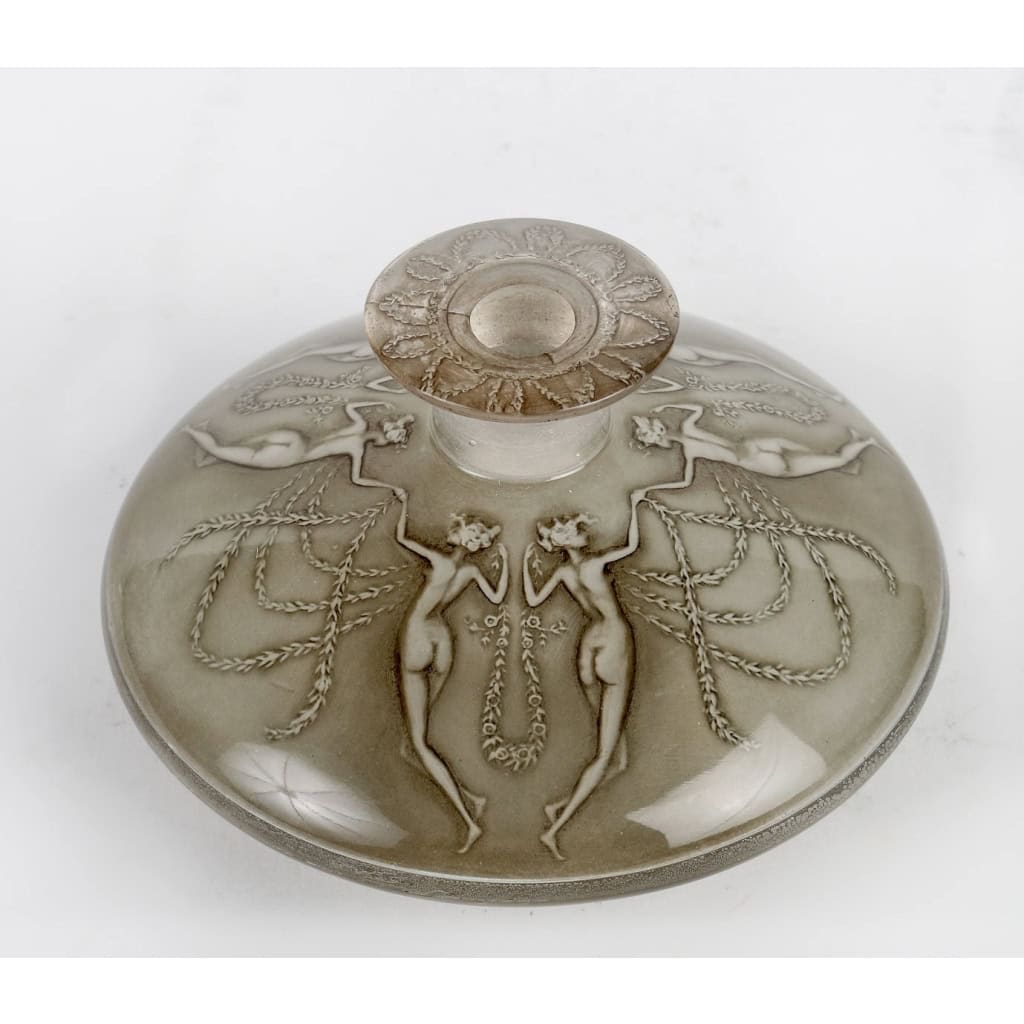 Flacon « Trois Groupes de Deux Danseuses » verre blanc patiné sépia de René LALIQUE | Biron ||||||||