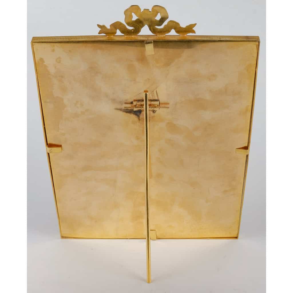 Un cadre en bronze doré de style louis XVI fin XIXème siècle | Biron Un cadre en bronze doré de style louis XVI fin XIXème siècle