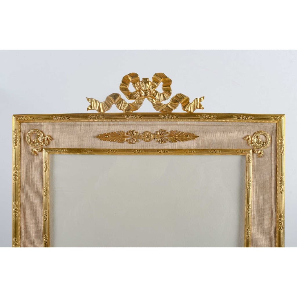 Un cadre en bronze doré de style louis XVI fin XIXème siècle | Biron Un cadre en bronze doré de style louis XVI fin XIXème siècle