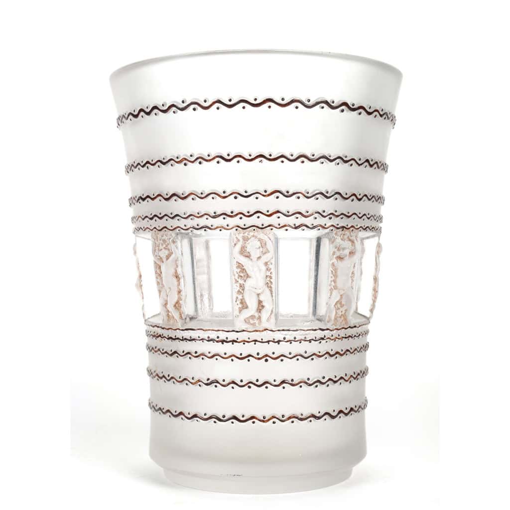 Vase « Florence » verre blanc patiné sépia et émaillé brun de René LALIQUE | Biron Vase "Florence" verre blanc patiné sépia et émaillé brun de René LALIQUE