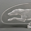 Mascotte Automobile « Lévrier » verre blanc de René LALIQUE | Biron Mascotte Automobile "Lévrier" verre blanc de René LALIQUE