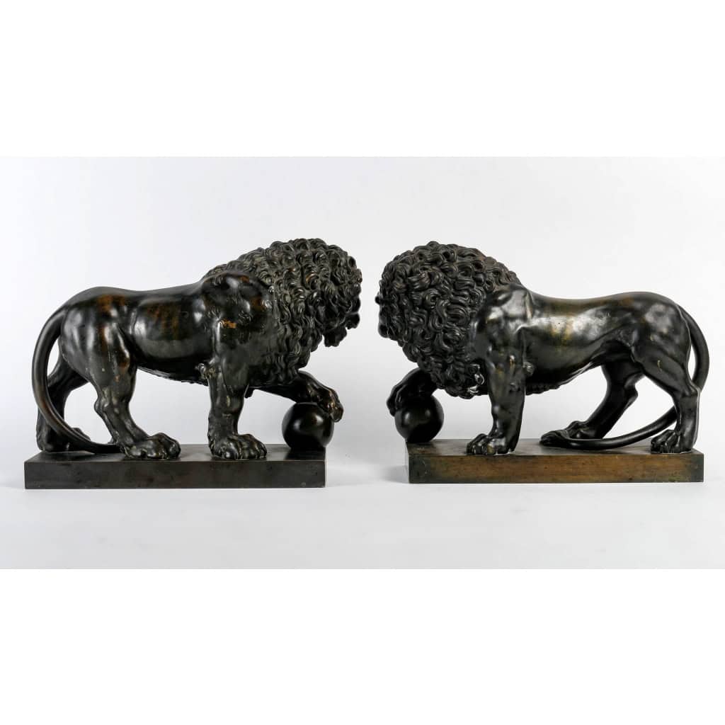 Paire de Lions Médicis en Bronze XIXème Siècle | Biron Paire de Lions Médicis en Bronze XIXème Siècle