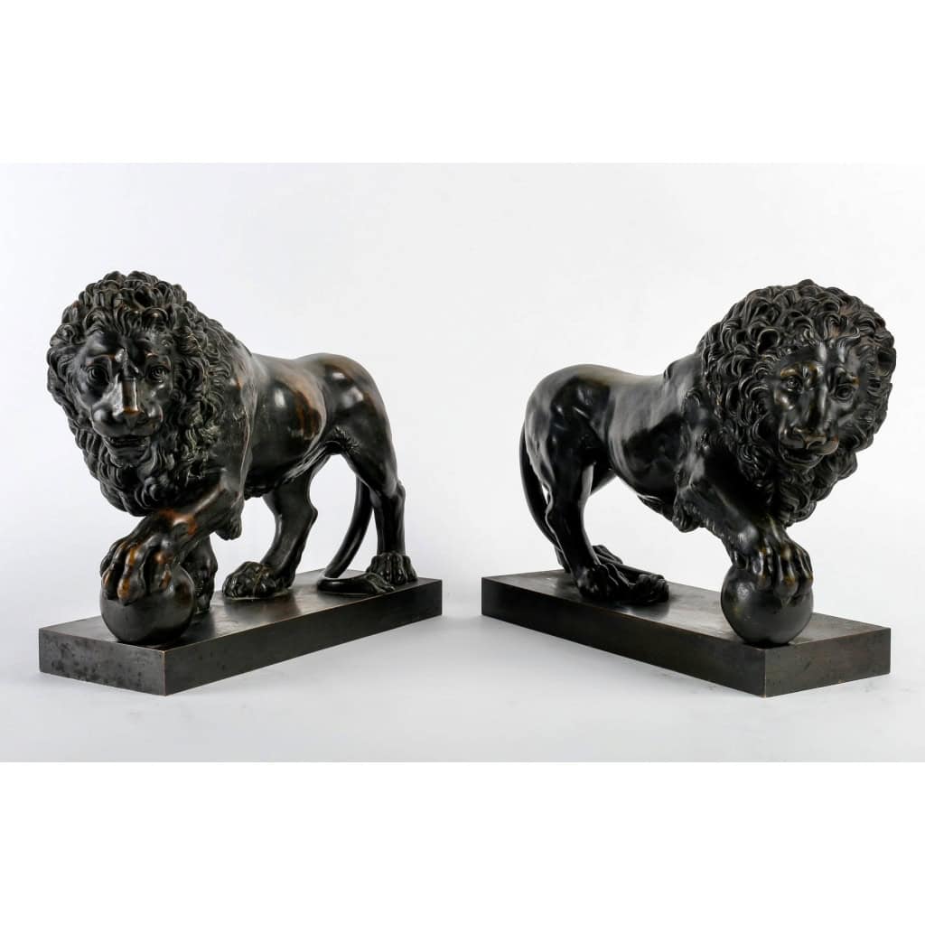 Paire de Lions Médicis en Bronze XIXème Siècle | Biron Paire de Lions Médicis en Bronze XIXème Siècle
