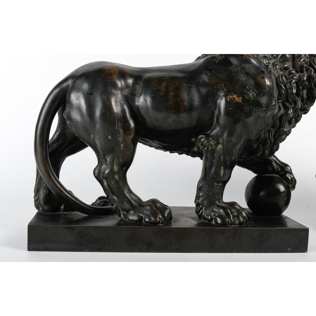 Paire de Lions Médicis en Bronze XIXème Siècle | Biron Paire de Lions Médicis en Bronze XIXème Siècle