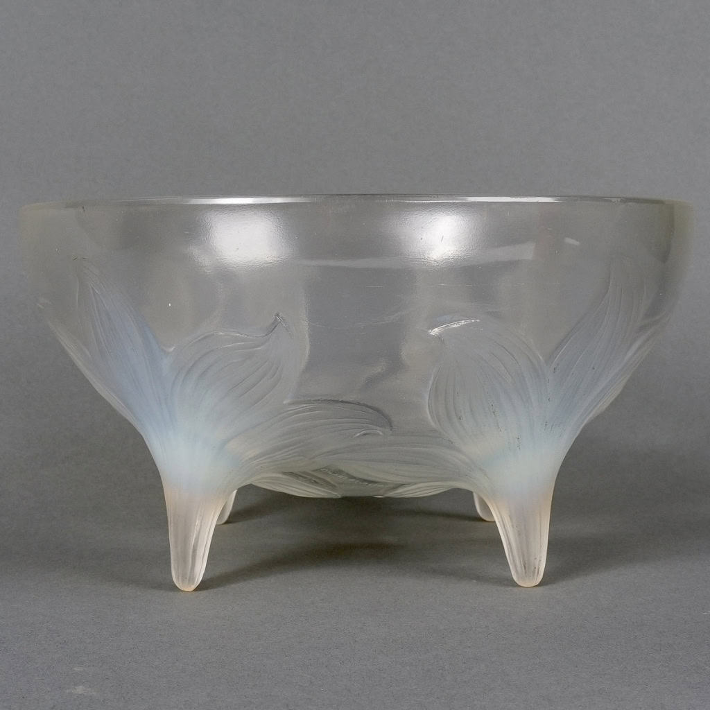 Coupe "Lys" verre opalescent de René LALIQUE