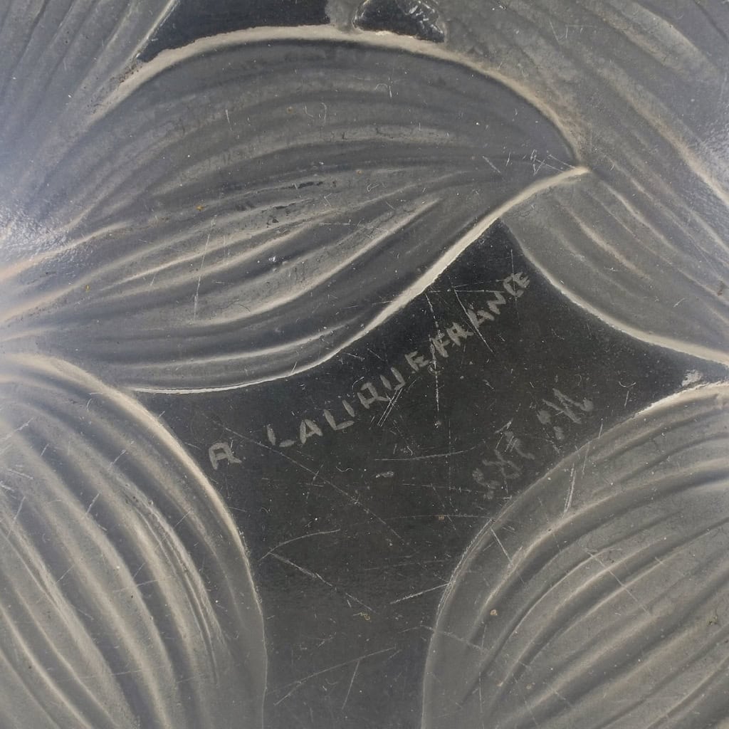 Coupe "Lys" verre opalescent de René LALIQUE