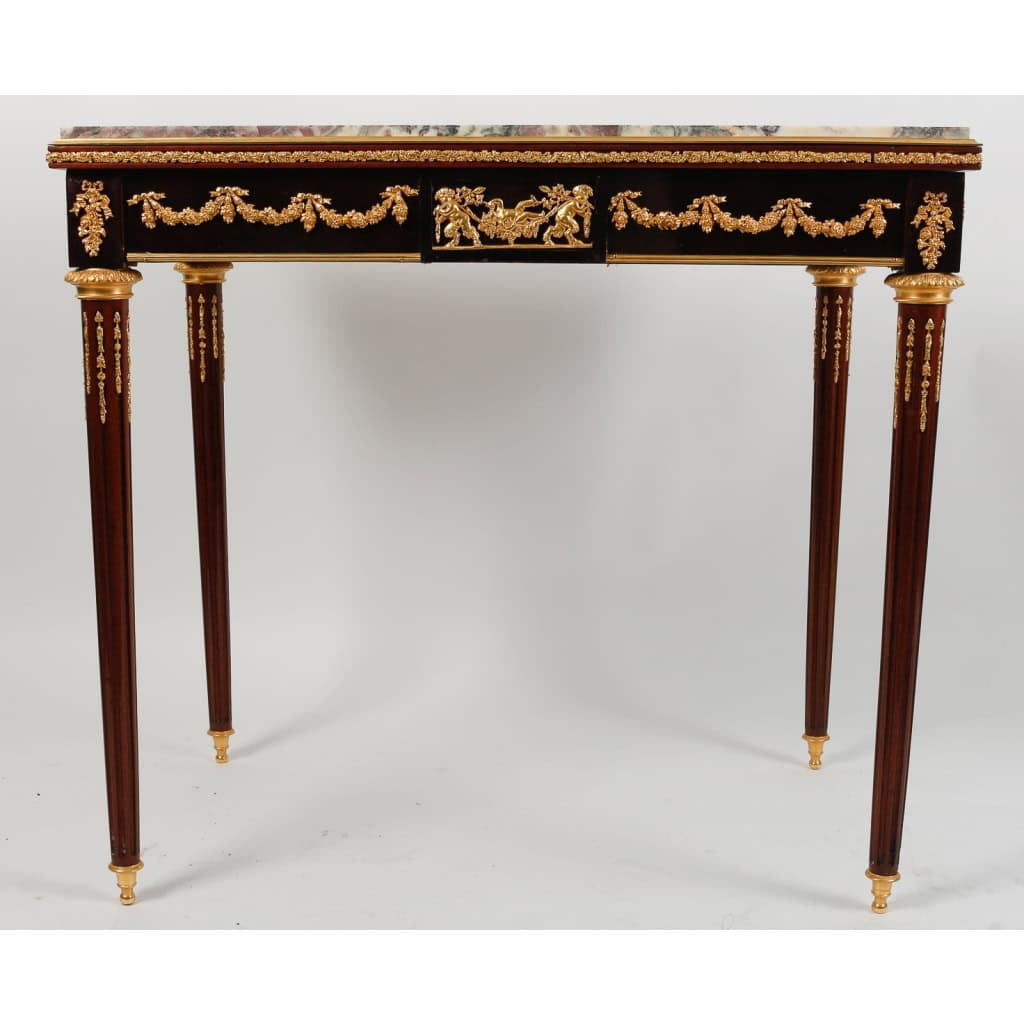 Table d’appoint en acajou, et bronze doré, Napoléon III | Biron |||||||||