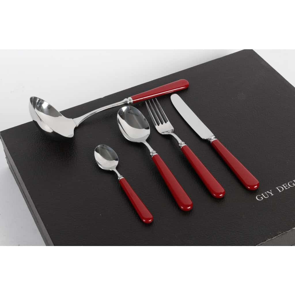Service à Poisson en Bakélite et Inox, Maison Guy Degrenne, XXème Siècle. | Biron Service à Poisson en Bakélite et Inox, Maison Guy Degrenne, XXème Siècle.