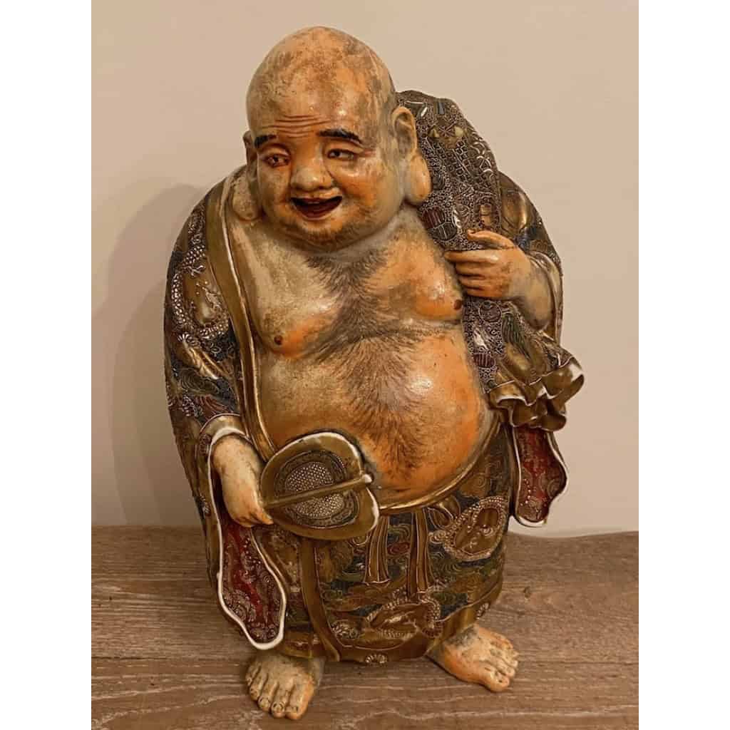 un important boudha en porcelaine de Satsuma Japon 19 eme siecle | Biron un important boudha en porcelaine de Satsuma Japon 19 eme siecle