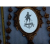 1950/70 Paire d’Appliques Bois Doré Venise Romantiques Console Et Guirlandes Miroirs Gravés Monsieur Et Madame | Biron 1950/70 Paire d’Appliques Bois Doré Venise Romantiques Console Et Guirlandes Miroirs Gravés Monsieur Et Madame