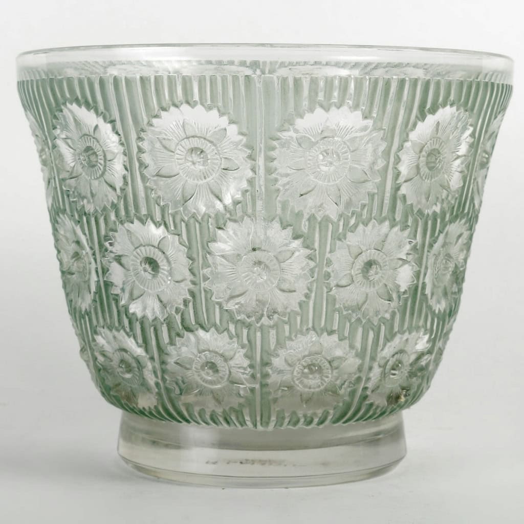 Vase « Edelweiss » verre blanc patiné vert de René LALIQUE | Biron Vase "Edelweiss" verre blanc patiné vert de René LALIQUE