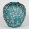 Vase « Perruches » verre vert turquoise patiné blanc de René LALIQUE | Biron |||||||