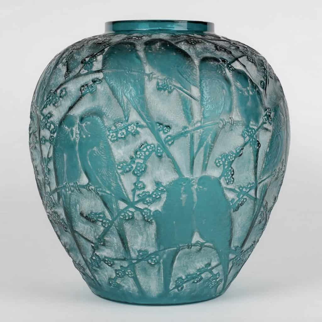 Vase « Perruches » verre vert turquoise patiné blanc de René LALIQUE | Biron |||||||