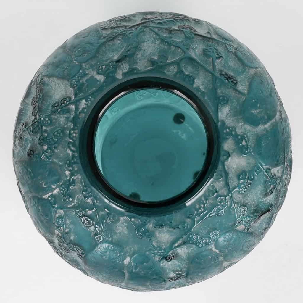 Vase « Perruches » verre vert turquoise patiné blanc de René LALIQUE | Biron Vase "Perruches" verre vert turquoise patiné blanc de René LALIQUE