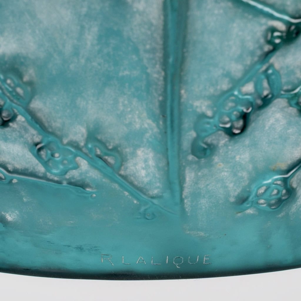 Vase « Perruches » verre vert turquoise patiné blanc de René LALIQUE | Biron Vase "Perruches" verre vert turquoise patiné blanc de René LALIQUE