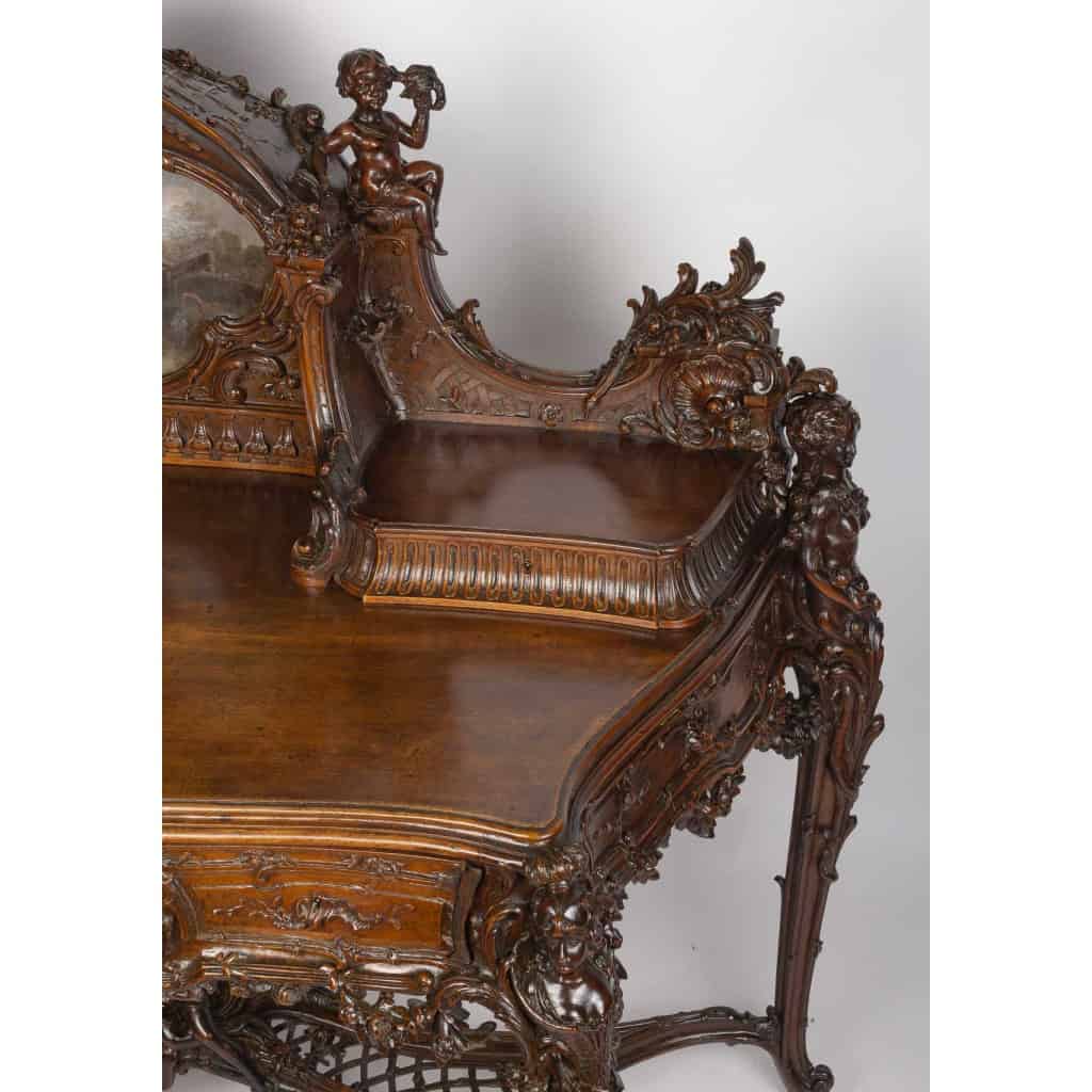 Spectaculaire bureau à gradins en noyer, avec peinture signée P. Soulet et daté de 1896 | Biron Spectaculaire bureau à gradins en noyer, avec peinture signée P. Soulet et daté de 1896
