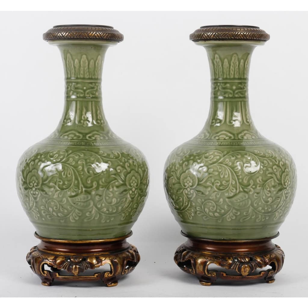Paire de vases en faïence dans le Style de Théodore Deck, circa 1870 |||||||