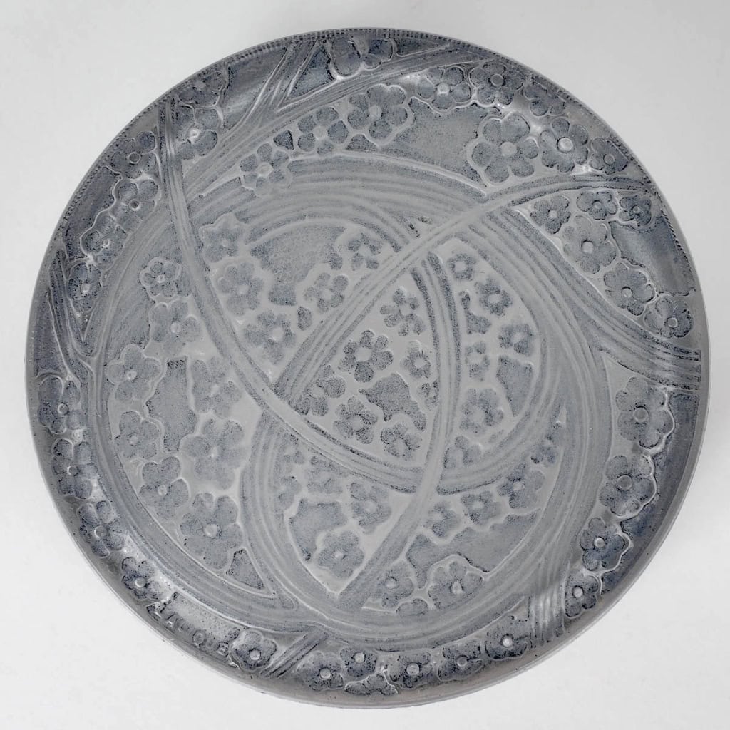 Boîte « Lucie » verre blanc patiné bleu de René LALIQUE | Biron Boîte "Lucie" verre blanc patiné bleu de René LALIQUE