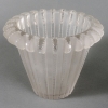 Vase « Royat » verre blanc de René LALIQUE | Biron Vase "Royat" verre blanc de René LALIQUE