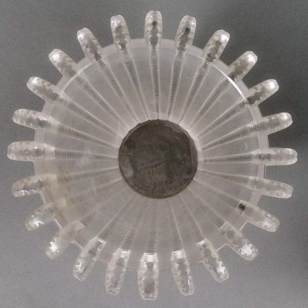 Vase « Royat » verre blanc de René LALIQUE | Biron Vase "Royat" verre blanc de René LALIQUE