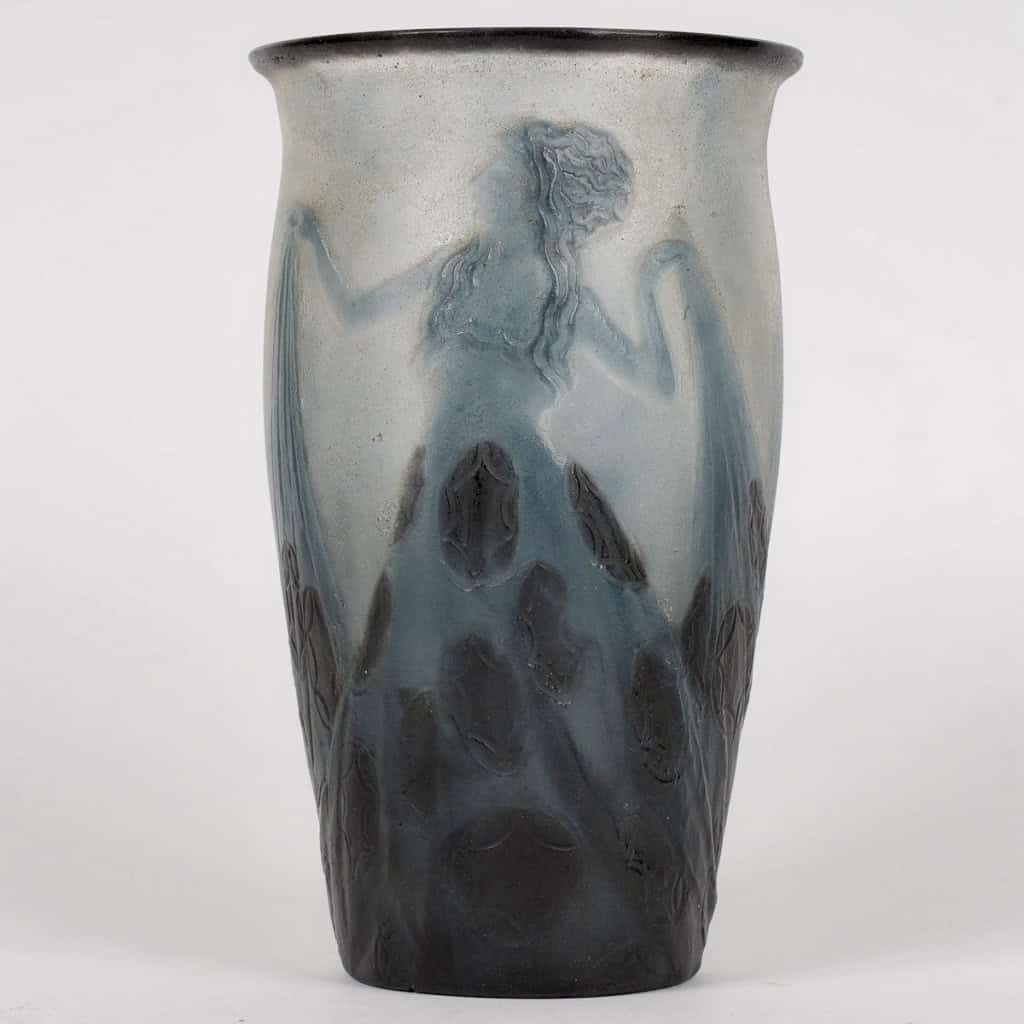 Vase « Danseuses Tenant une Longue Robe » pâte de verre de Gabriel Argy-Rousseau | Biron |||||||